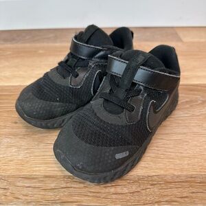 Nike Toddler Size 10 Black Stretch Running Shoes Shoes
